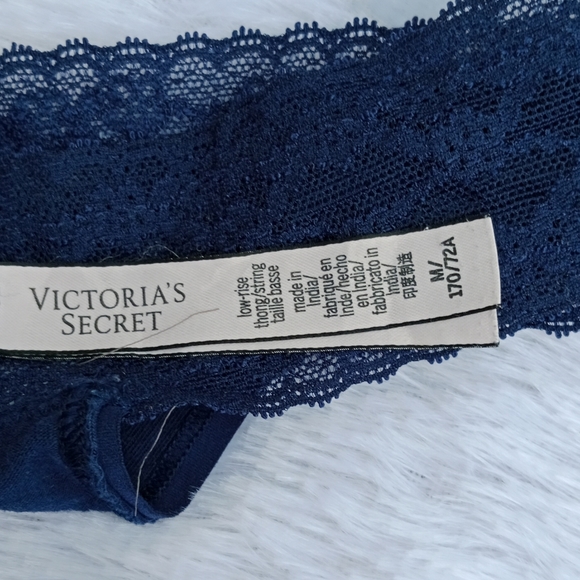 Victoria's secret thong - Picture 5 of 6